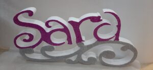 Nome in polistirolo glitterato personalizzato con base