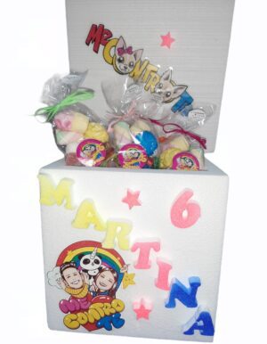 ME CONTRO TE LUI E SOFI SCATOLA IN POLISTIROLO PERSONALIZZATA CON 20 SACCHETTI DI CARAMELLE