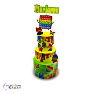 TORTA SCENOGRAFICA POP IT CON NOME PERSONALIZZATO